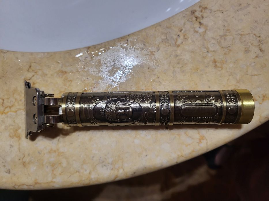 Професионален тример KES 700-за коса и брада