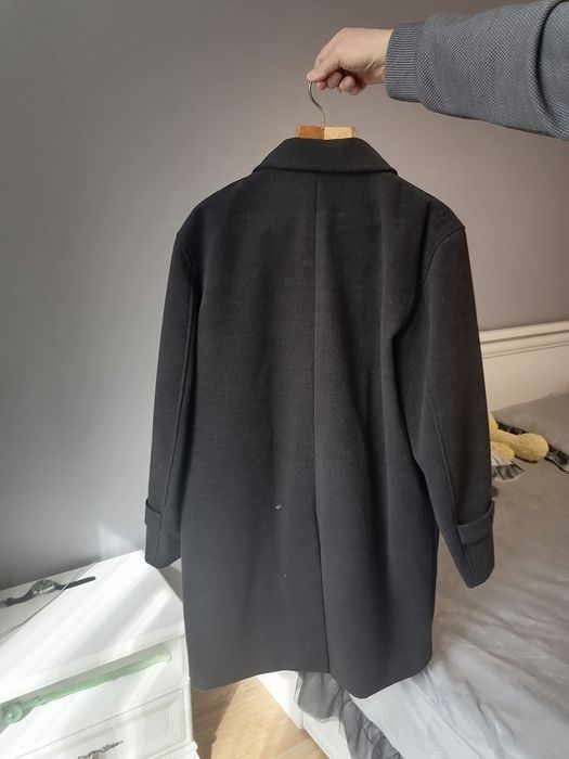 Пальто мужское строго покроя