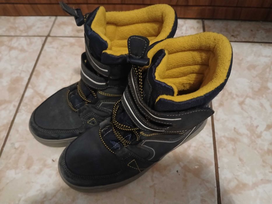Vand ghete iarna pentru baieti, stare foarte buna, pret 50 lei