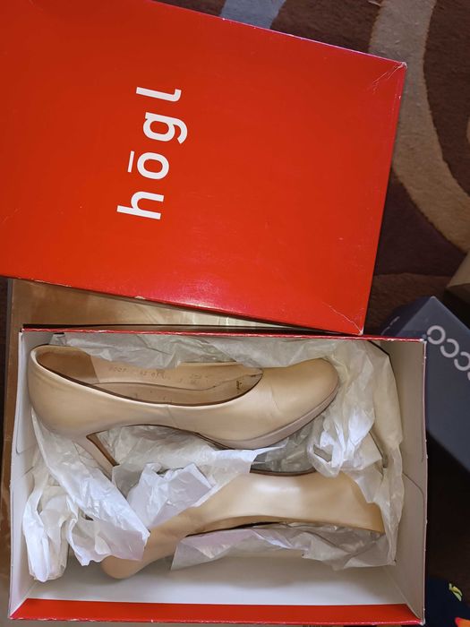 Продам сапоги женсн размер 36