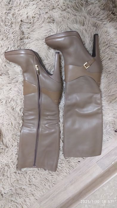 Срочно продам сапоги