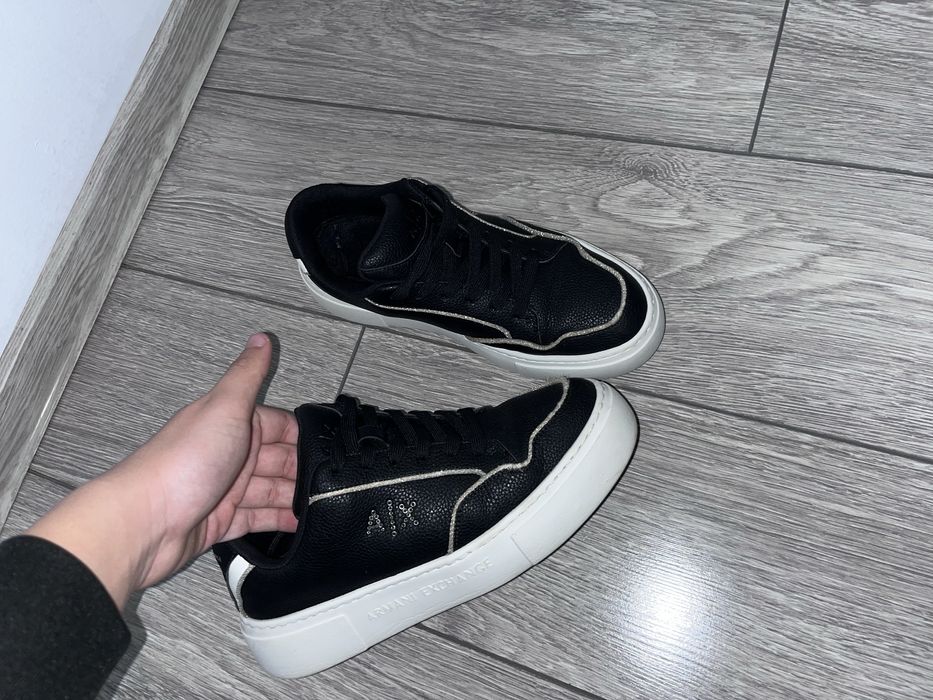 Vand adidasi armani exchange