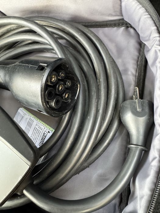 Мобилна зарядна станция тесла tesla