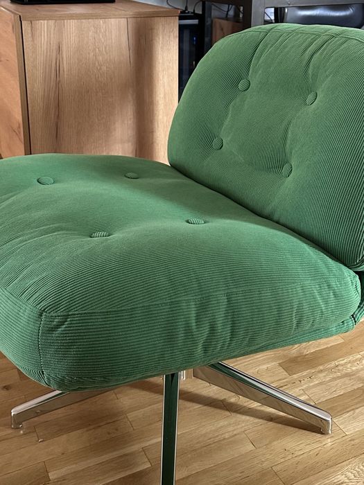 Зеленое кресло вращающее