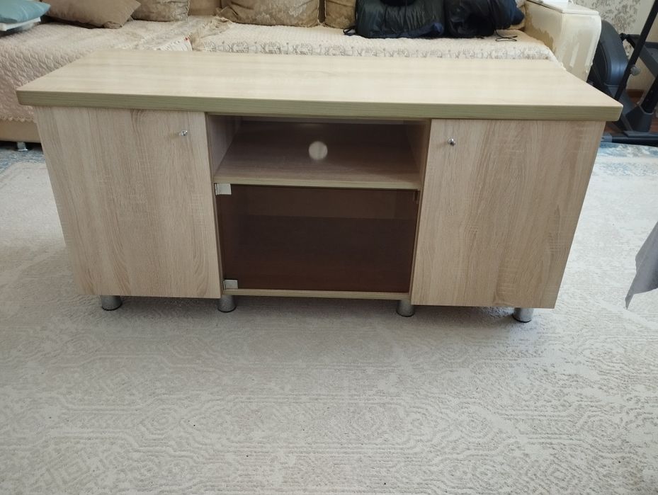 Тумба ,в отличном состоянии ,очень крепкая .