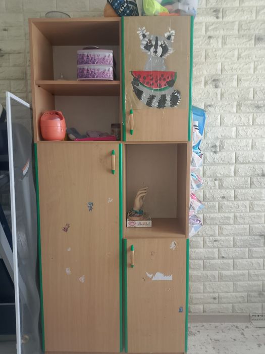 Стол и шкаф продажа