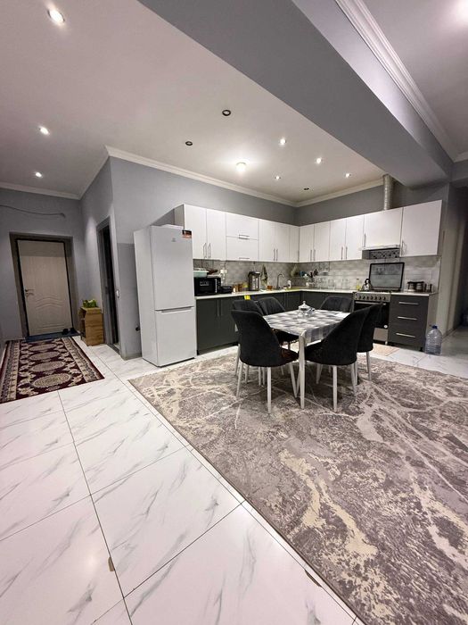 Продается квартира 202 м² 4-5 комнат в Янгиюле с евроремонтом