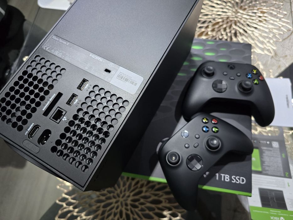 Xbox series X 1tb nou cu doua controllere