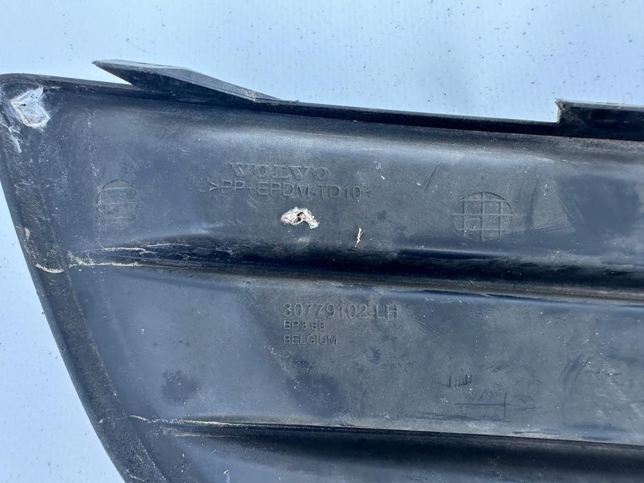 Grila bara stanga fata fara proiector Volvo V50 2007-2012 30779102