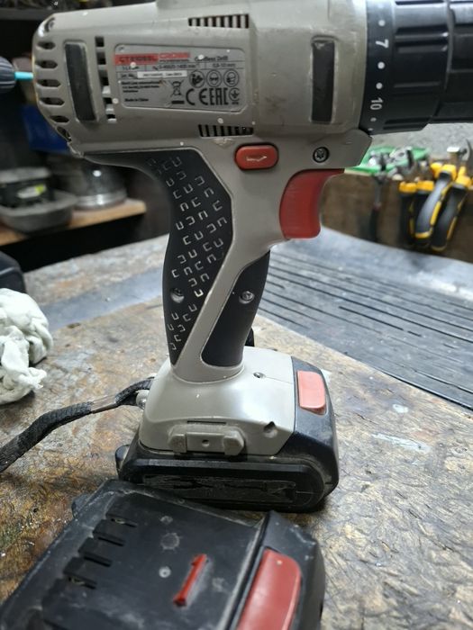 Отбойник,  болгарка,  шурповерт.