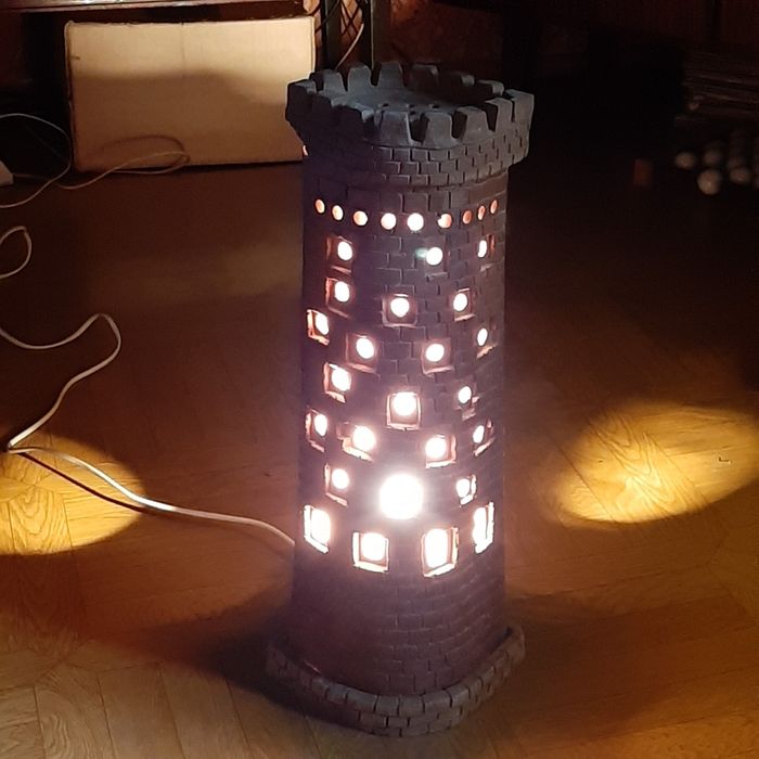 Светильник из глины.