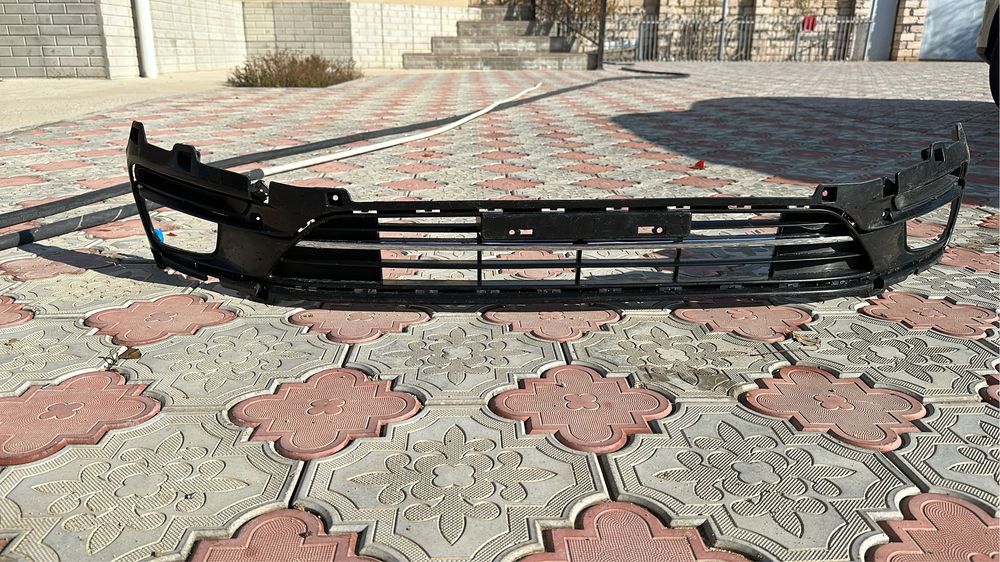 Решёткп в бампер киа рио 2015г