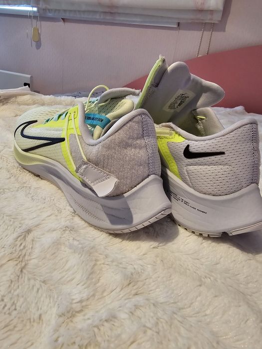 Дамски маратонки на Найк