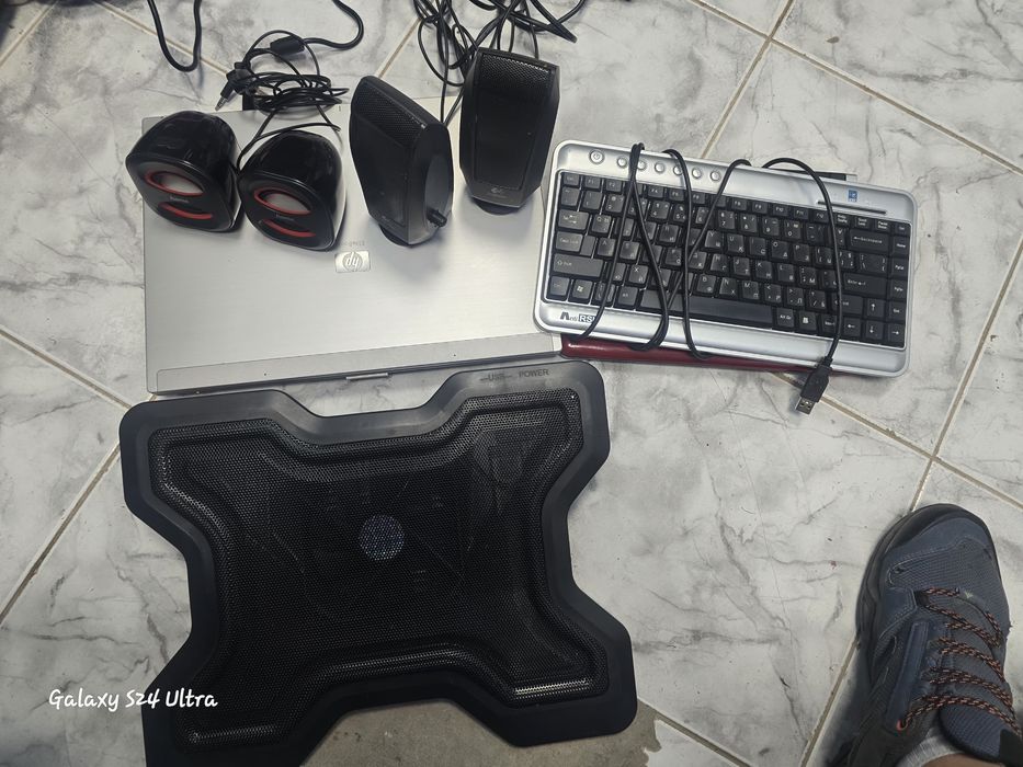 Лаптоп HP и Acer