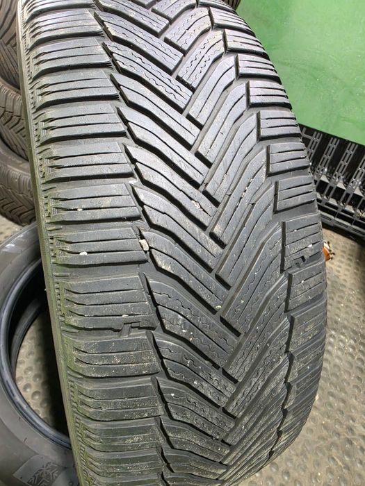 2 бр зимни 205/55/17 Michelin 22г