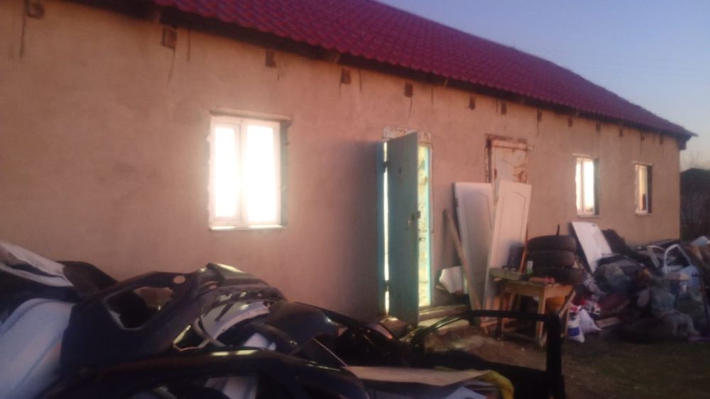 Продам гараж с времянки