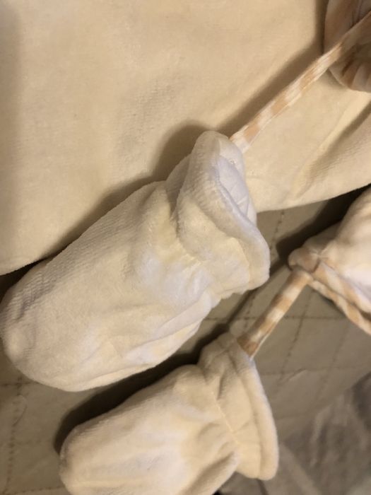 Продаются 2 комбенизона.