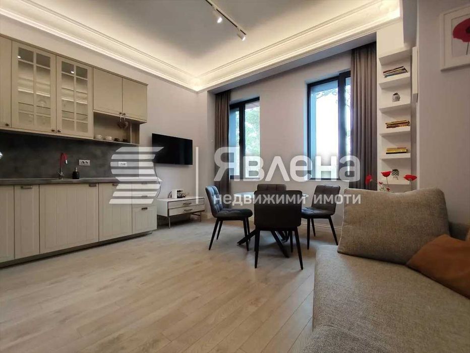 Продава се Двустаен апартамент в Пловдив, Център - 72 кв.м за 8 €/кв.м - Снимка #5