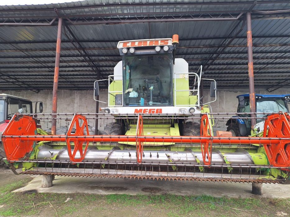 Combina CLAAS 204 MEGA