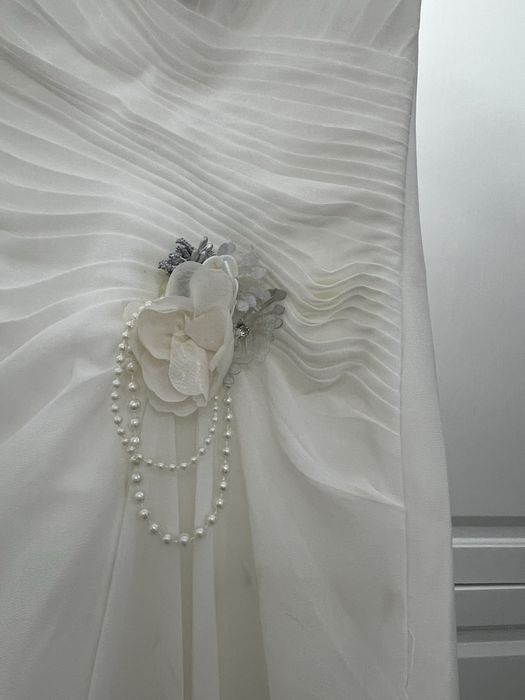 Vand rochie alba eleganta