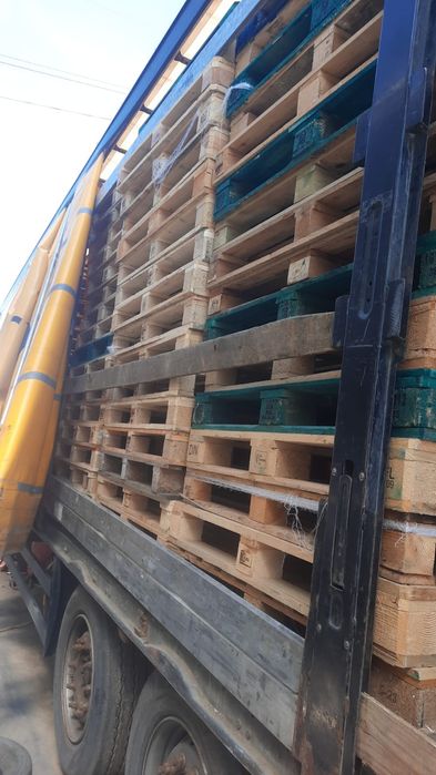 Vând paleți non euro