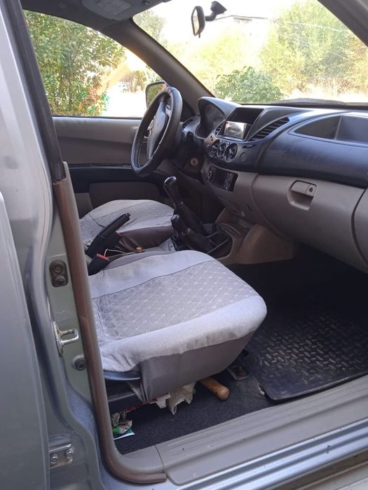 Митсубиси L200 пикап