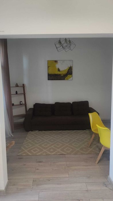 Vand apartament 2 camere Podgoria
