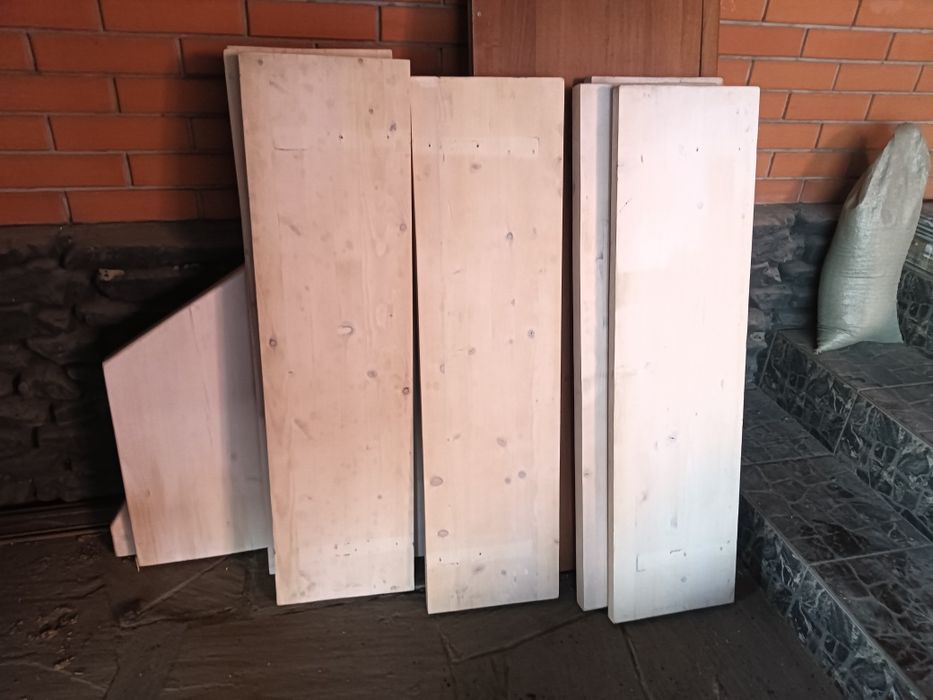 Продам доски сосна на лестничный пролёт