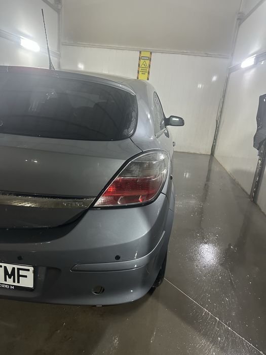 Vând urgent Opel Astra GTC 1.6 benzină – 2006