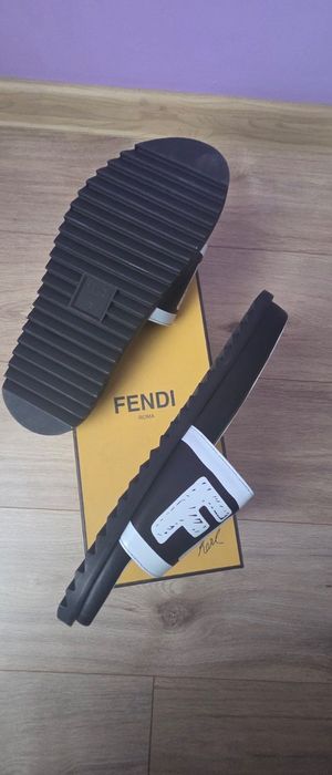 Мъжки чехли Fendi