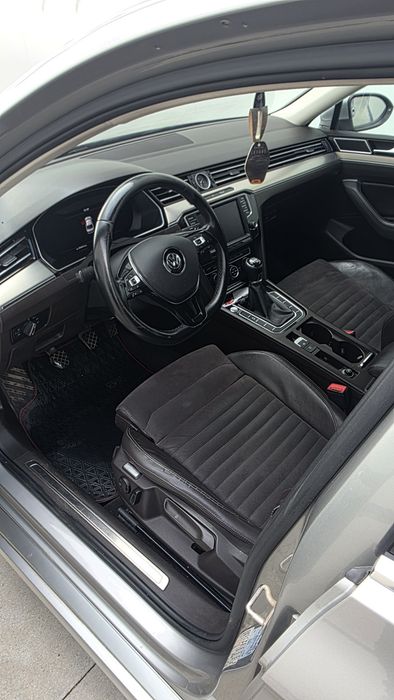PASSAT  R-line 2015 1,6 tdi manual 8700e