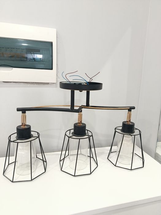 Продам люстру 3х рожковую