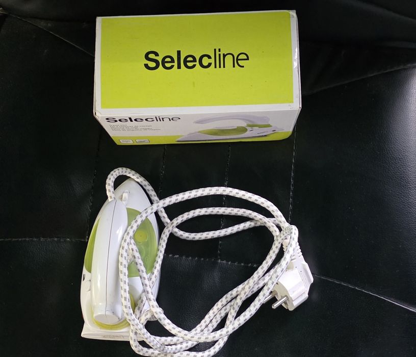 Fier de calcat portabil Selecline 861954, 800W ,2.6g/min, 0.02 l, talpa teflon, alb