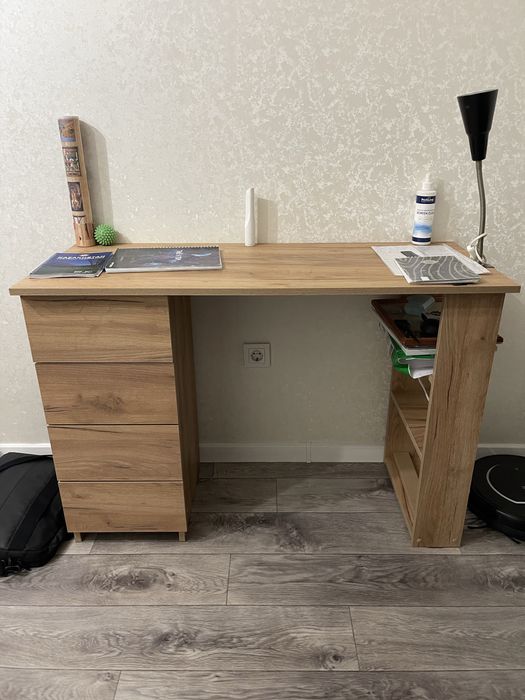 Стол письменный