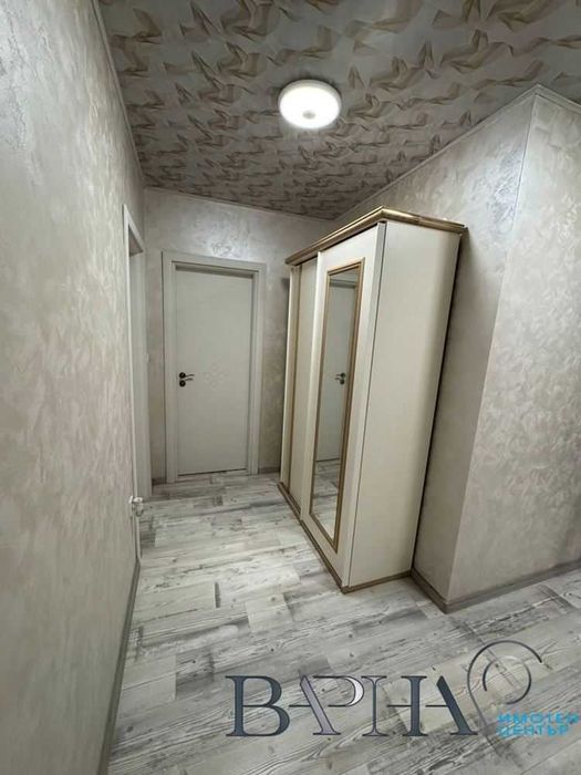 Дава се под наем Тристаен апартамент в Варна, Център - 117 кв.м за 797.64 € - Снимка #10