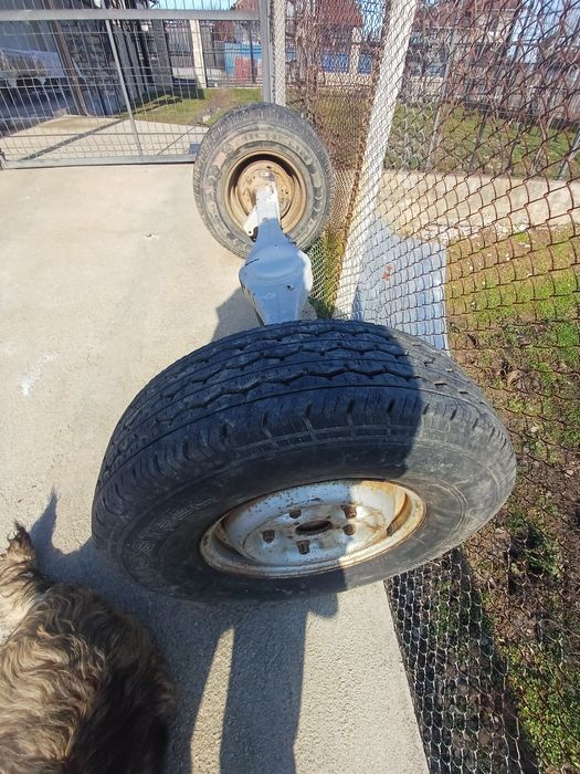 Vând axă pentru remorcă