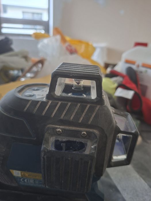 Лазерен нивелир  Бош