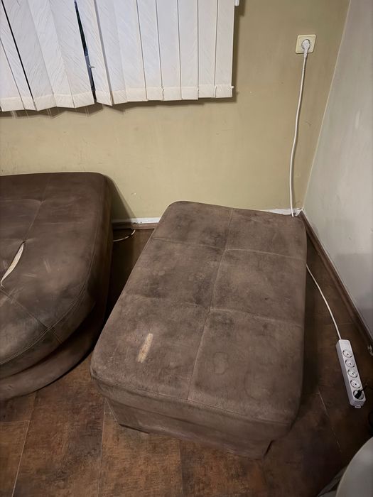 Аглов диван холна масичка и масичка за тв