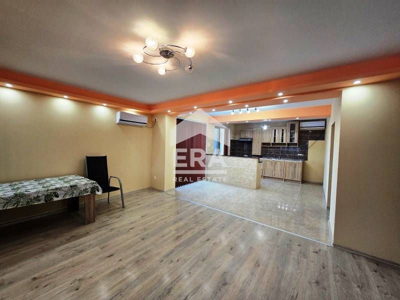 Продава се Къща в с. Щръклево, Област Русе - 273 кв.м за 605 €/кв.м - Снимка #11