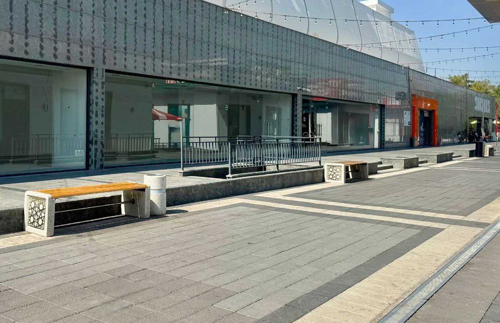 Skameyka, urna va latoklar / Скамейка, урна ва лoтоклар