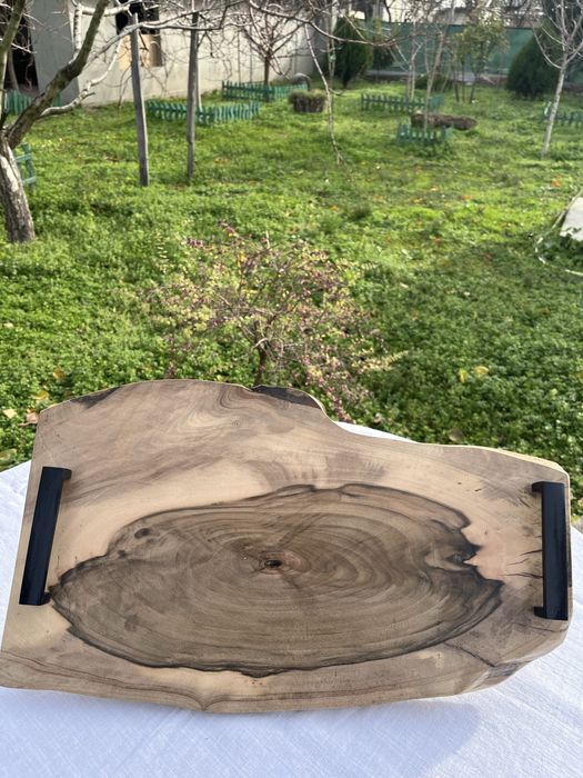 Ръчно изработена дъска за рязане и сервиране