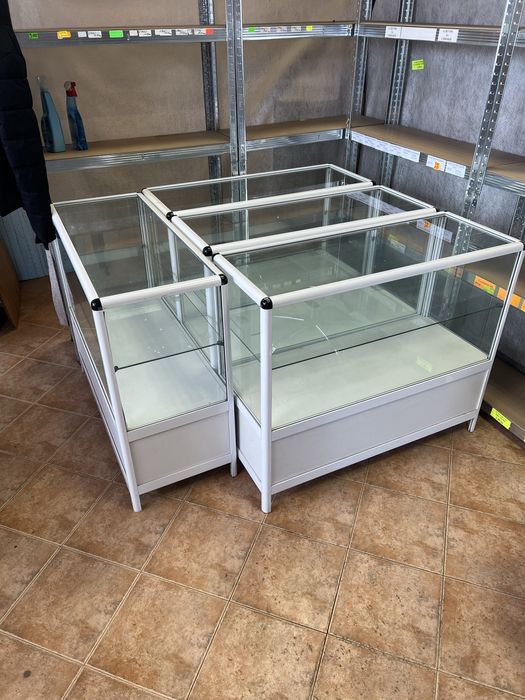 Алуминиеви  щандове /витрини 4бр.