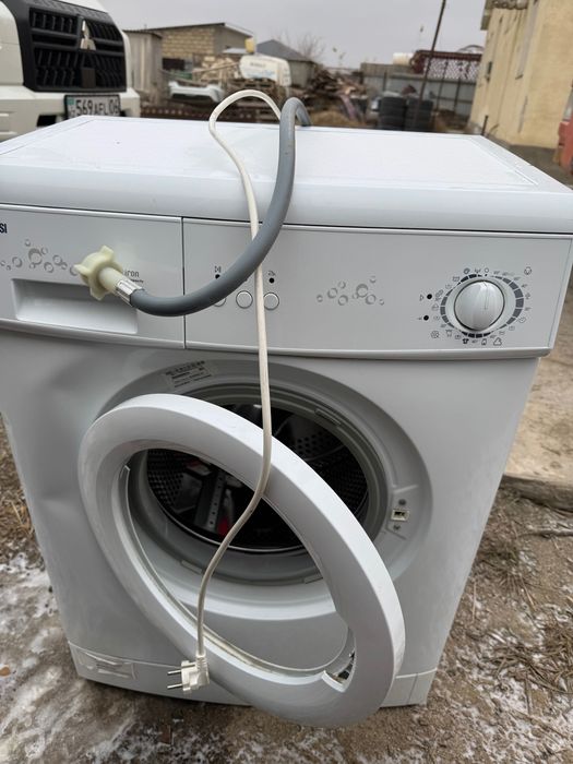 Стиральная машина zanussi