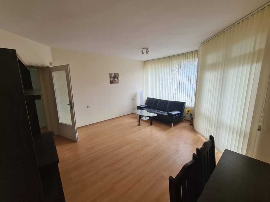 Дава се под наем Тристаен апартамент в Бургас, Възраждане - 80 кв.м за 255 € - Снимка #2