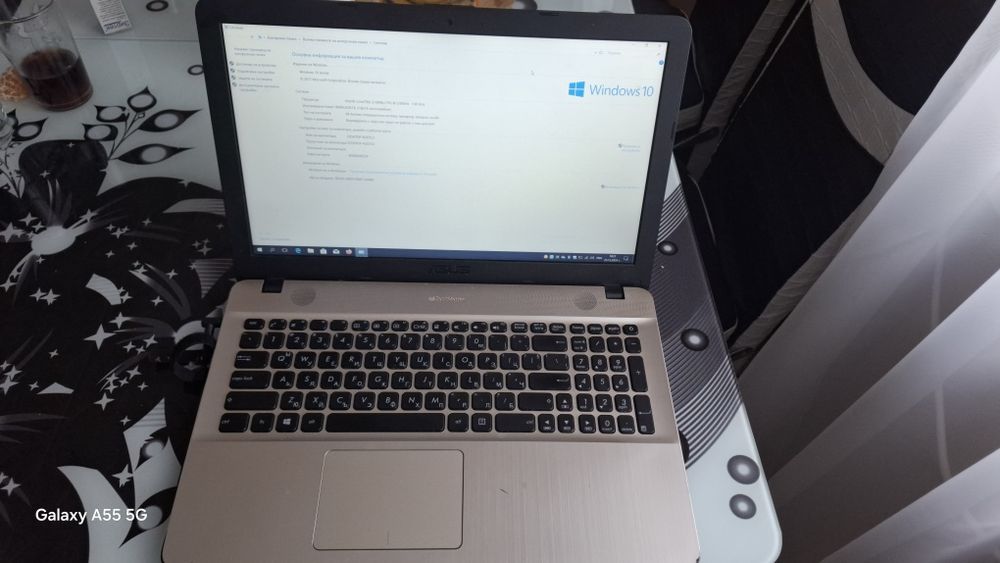 Лаптоп Asus 15.6 core I3 6th gen.