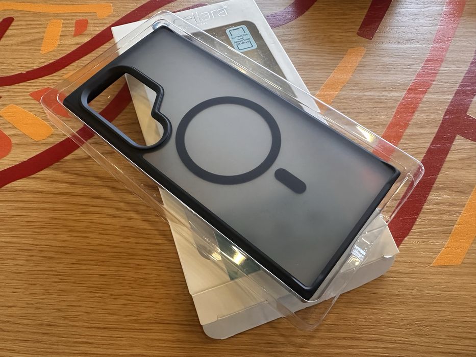 Vand Husa Samsung S24 Ultra nouă