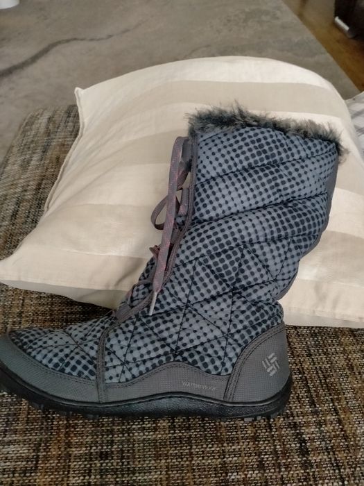 Продам зимние сапоги Columbia 40р
