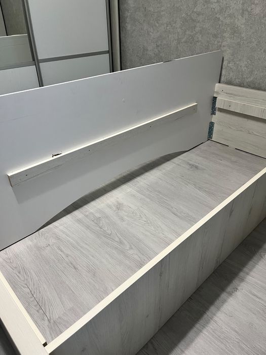 Продам двухспальную кровать