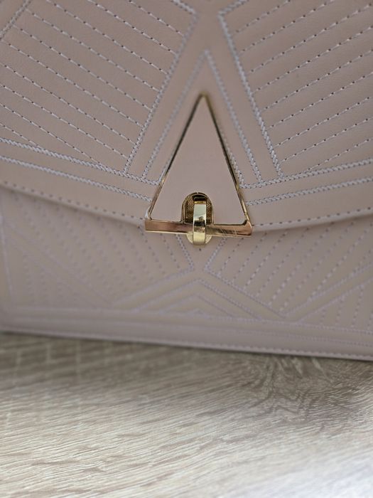 Светло розова чантичка