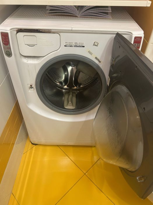 Пералня със сушилня Hotpoint Ariston